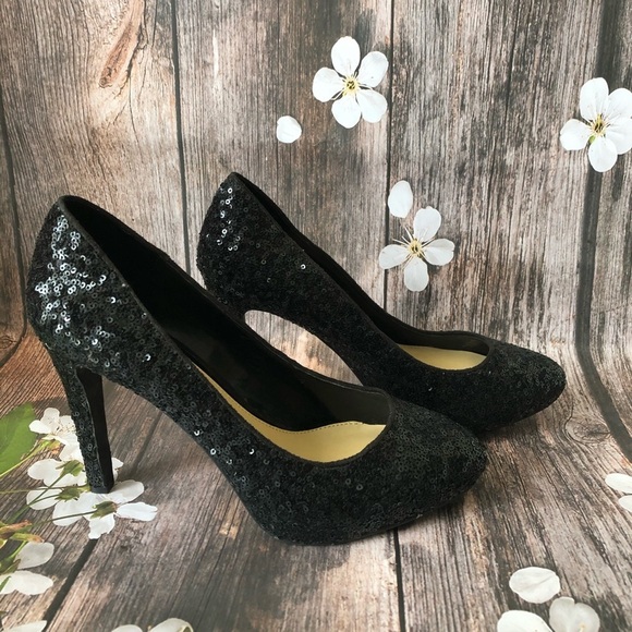 Gianni Bini Shoes - Gianni Bini Black Sparkly Closed-toed Heels